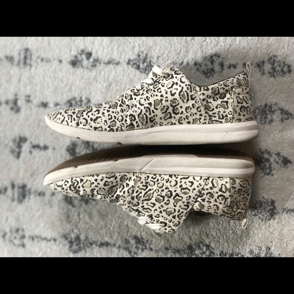 👑TOMS Cheetah print sneakers - Picture 2 of 4